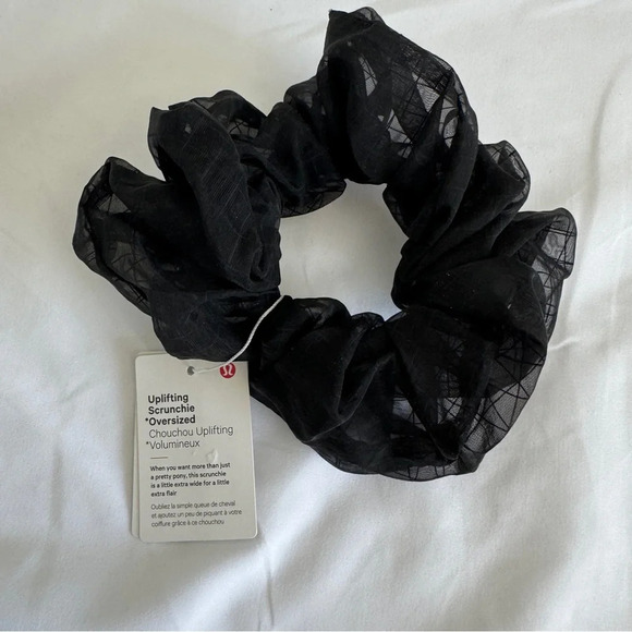 🆕🖤 Lululemon Uplifting Scrunchie *Oversized Black - Picture 1 of 3
